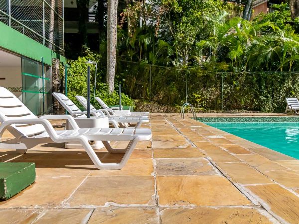 CASA SÃO CONRADO-CONDOMÍNIO FECHADO.